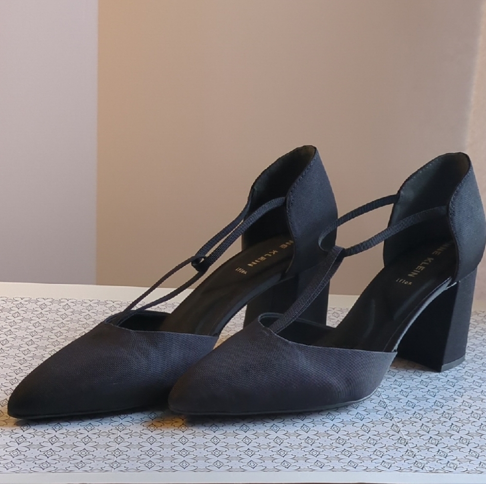 Anne Klein Black Block Heel Shoes